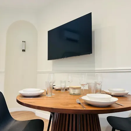 Elegant Philibert דיז'ון